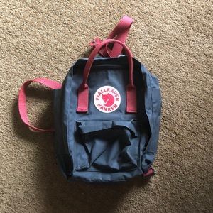 Fjallraven Kånken mini backpack